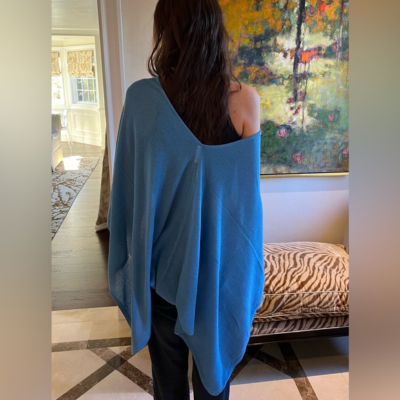 MINNIE ROSE ruana/shawl. Sky Blue. - Picture 4 of 7